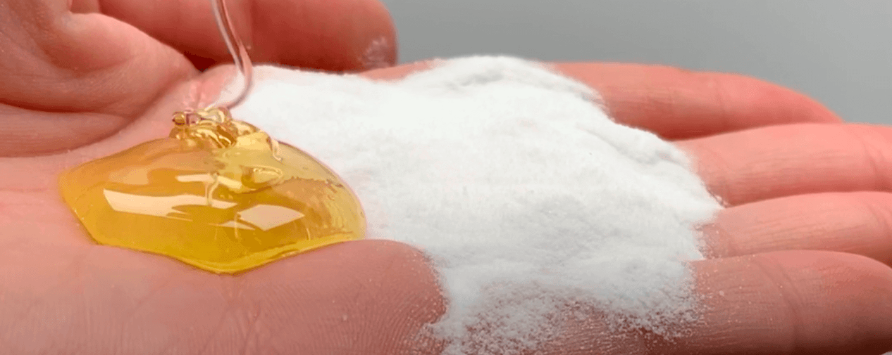 Mezinkirina penîsê bi soda û hingiv